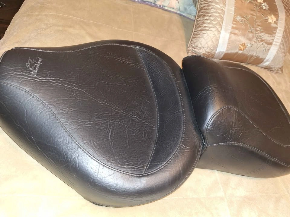 Mustang wide touring Harley seat - photo 2