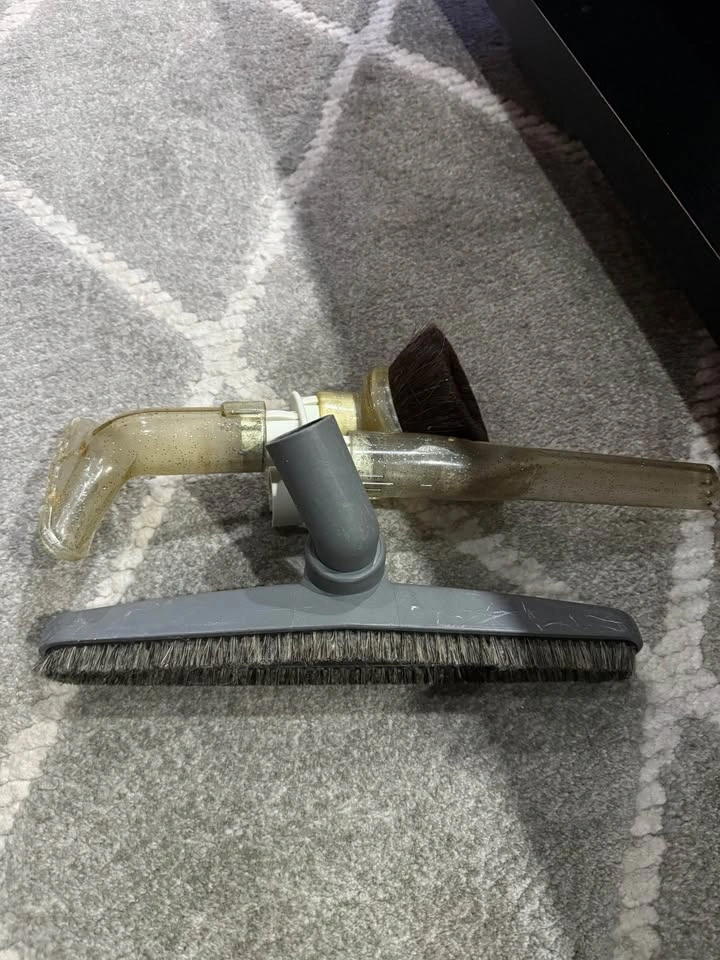 TriStar Canister Vacuum - Model 9232117 - photo 2