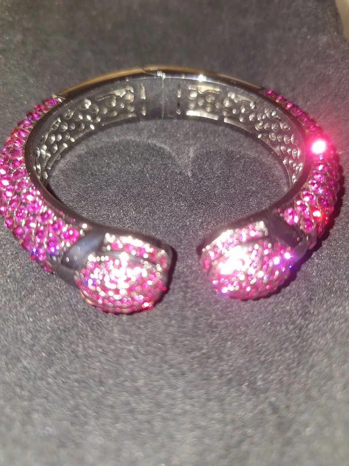 Beautiful pink crystal cuff bracelet - photo 2