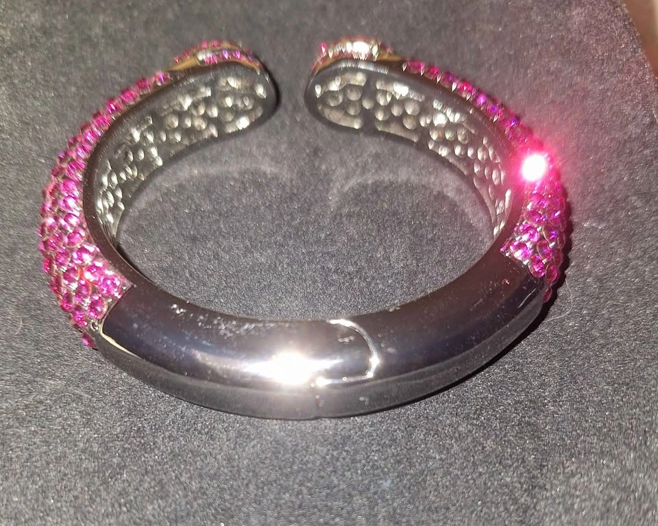 Beautiful pink crystal cuff bracelet - photo 4