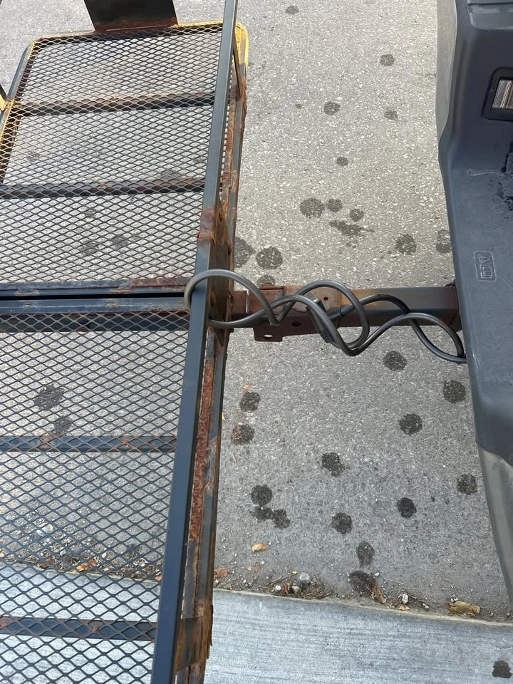 Folding Hitch Cargo Carrier Basket - Steel Mesh - photo 3