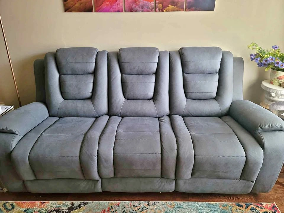 Recliner sofa set