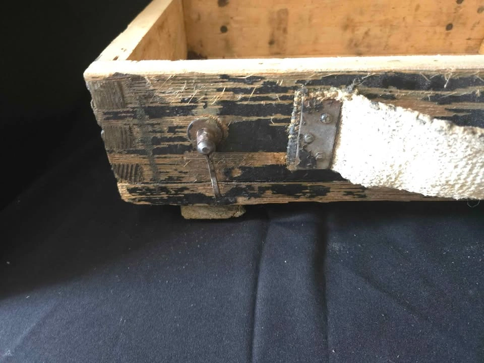 Vintage CFB Marked Wooden Rifle/Ammo Box - photo 3