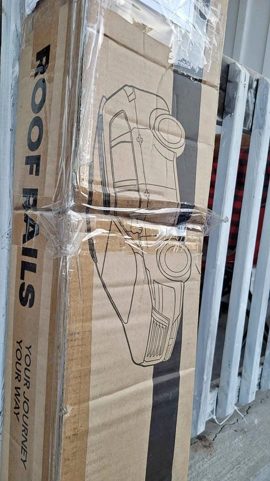 NEW IN BOX LAND ROVER DISCOVERY 5 COMPATIBLE ROOF SIDE RAILS