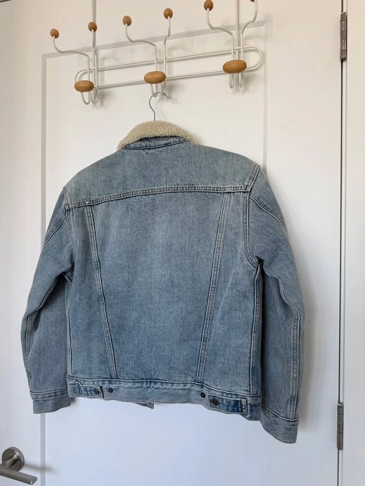 Levi's Sherpa Trucker Jacket — Brand New, Never Worn (Size XS) - photo 4