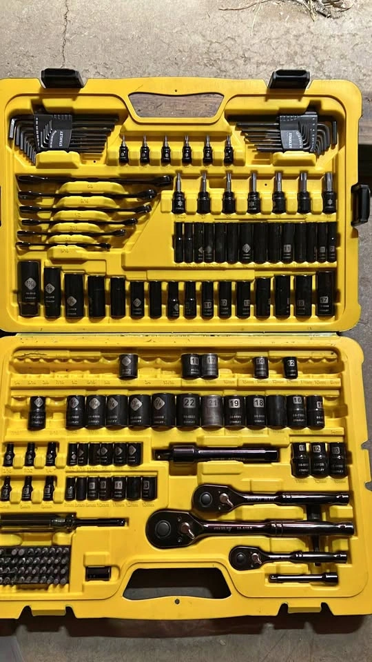 WANTED: Stanley Black Chrome Sockets