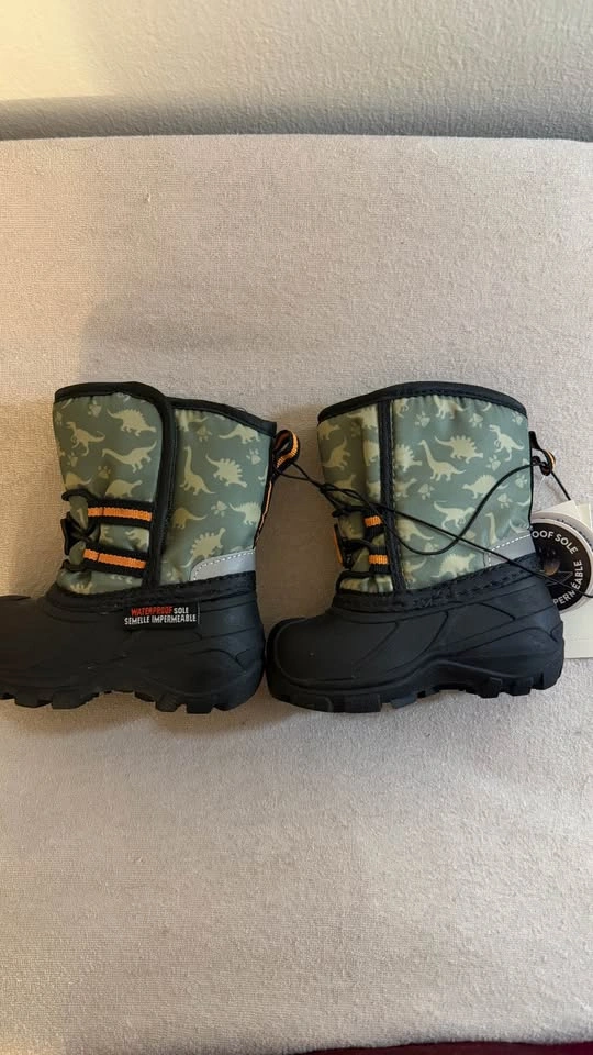 Toddler size 4 boots - photo 2