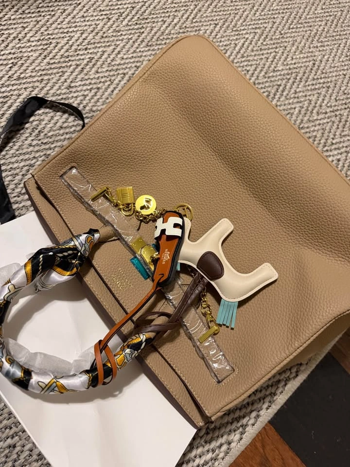 Beige Birkin-Style Handbag with Accessories - photo 2