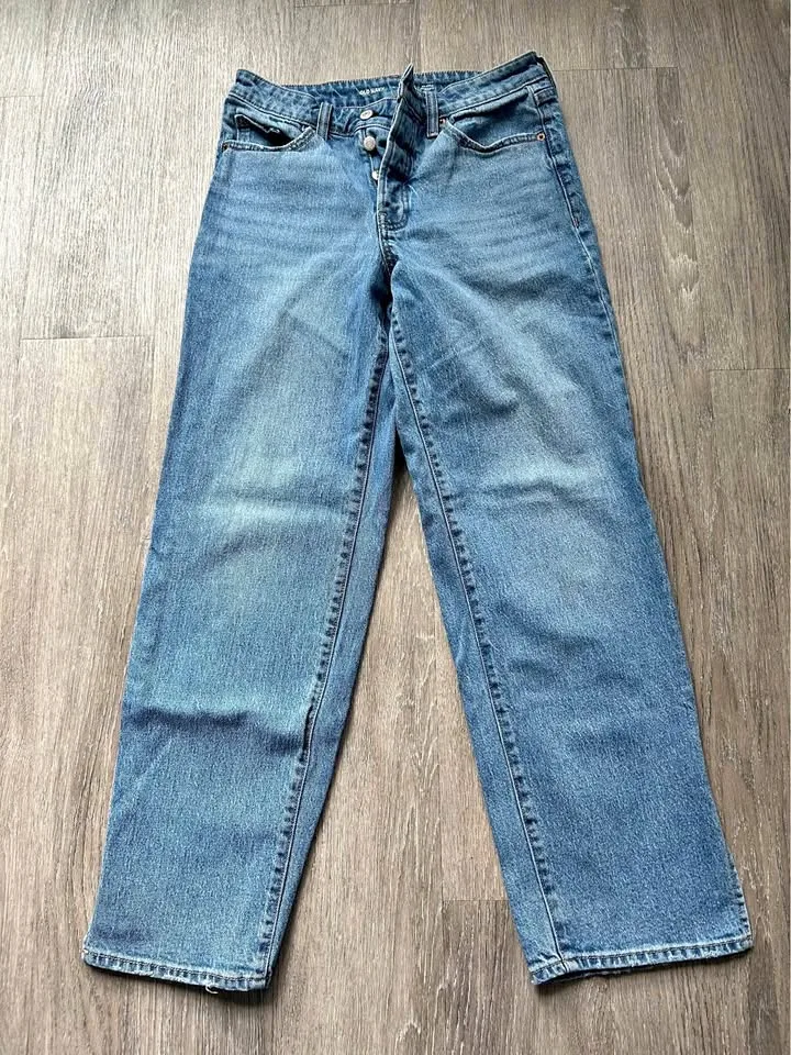 Old Navy OG Loose Jeans - Size 4 thumbnail