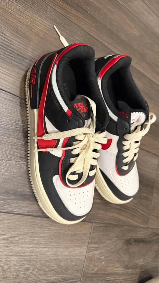 Brand new Nike Air Force 1 Shadow - US 8.5 - photo 2
