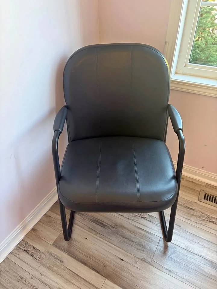 Black chair 🧡 thumbnail