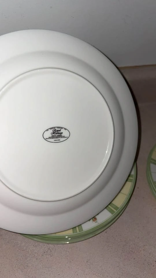 Royal Heritage Spring Garden Porcelain Plates or best offer - photo 3