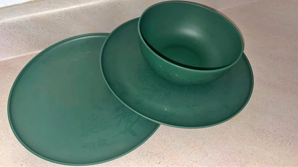 Holiday Time Green Dinnerware Set