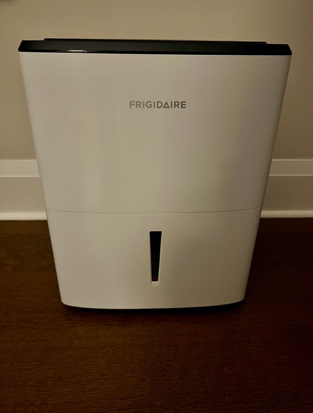FRIGIDAIRE DEHUMIDIFIER – ENERGY STAR PORTABLE BASEMENT HOME