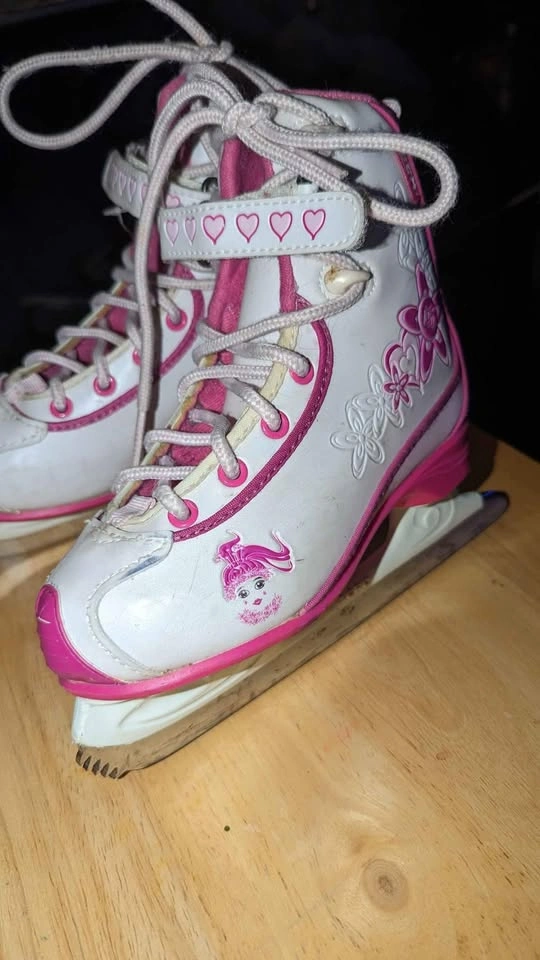 Girls CCM figure skates