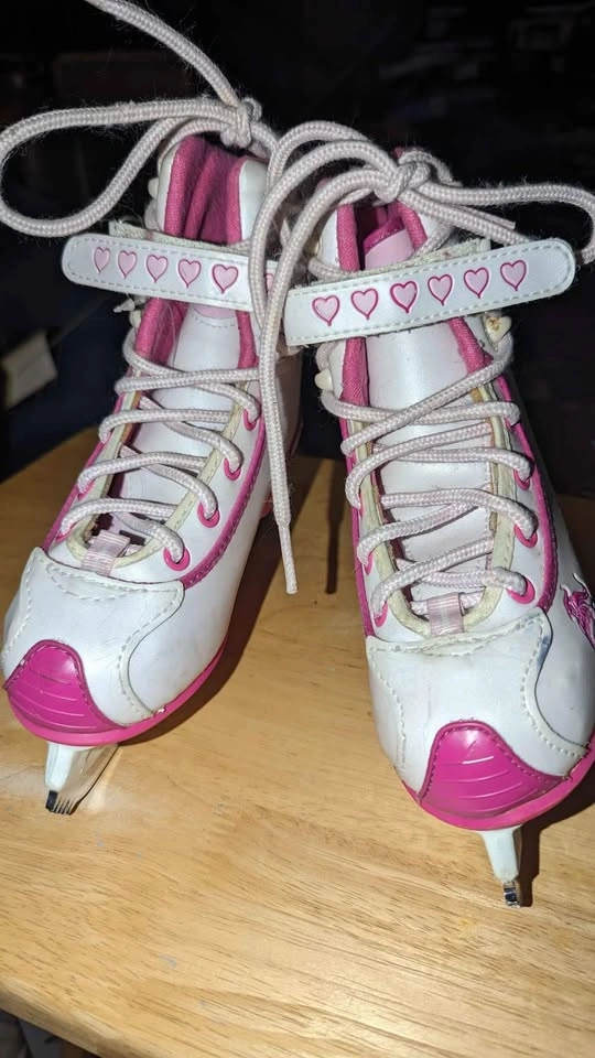 Girls CCM figure skates - photo 2
