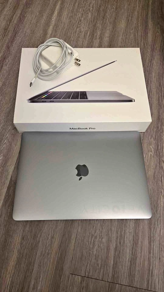 Apple MacBook Pro 13-inch 2018 16GB RAM 2.3GHz i5 512GB