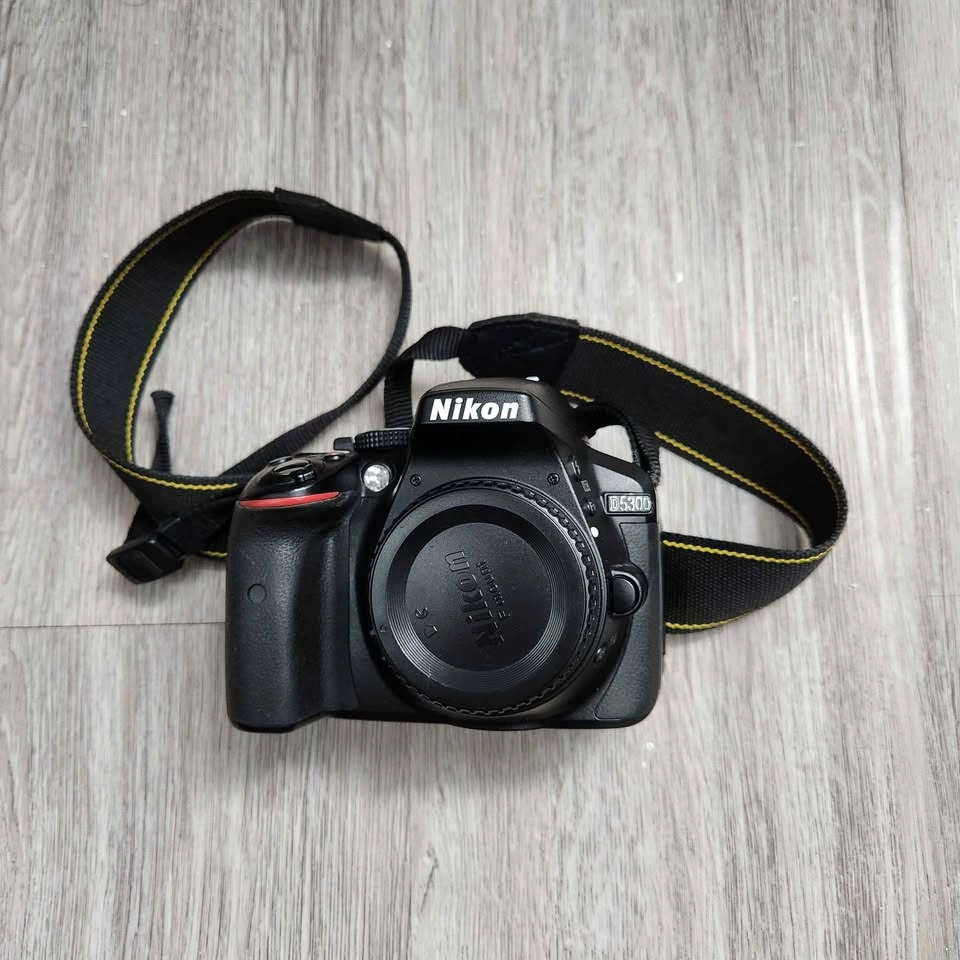 Nikon D5300 Camera Bundle with 18-140mm and 35mm Lenses - photo 2