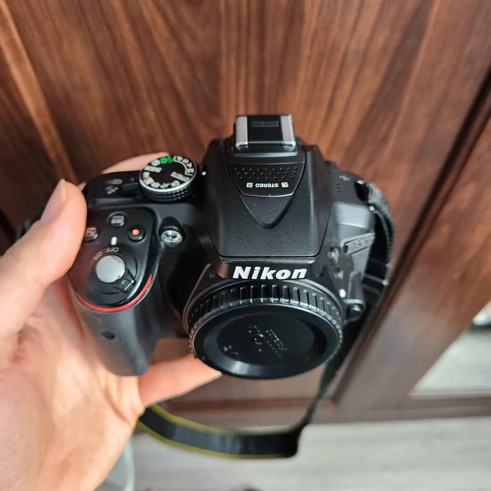 Nikon D5300 Camera Bundle with 18-140mm and 35mm Lenses - photo 3