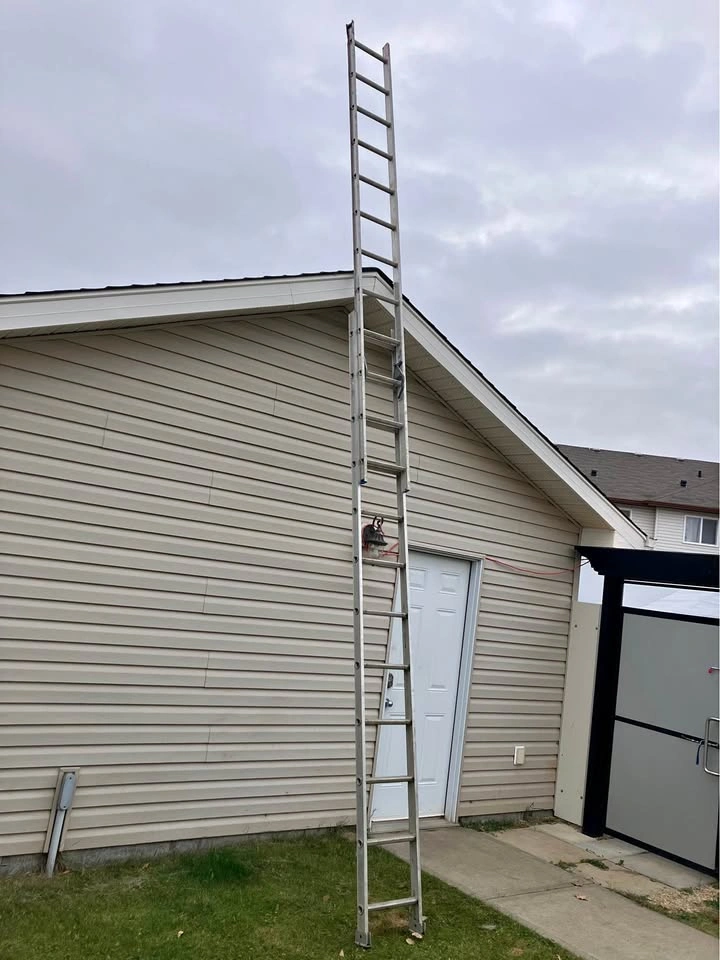 🪜 21Ft Aluminum Extension Ladder — $150 OBO