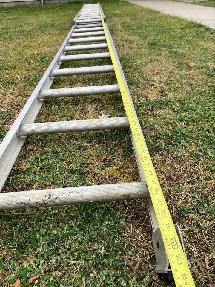 🪜 21Ft Aluminum Extension Ladder — $150 OBO - photo 2