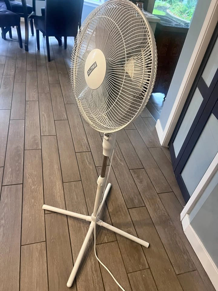 Facto Pedestal Fan - 16" White