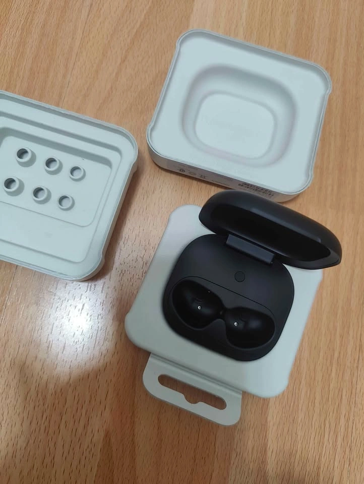 Powerbeats Fit CHARGING CASE -Black - photo 2