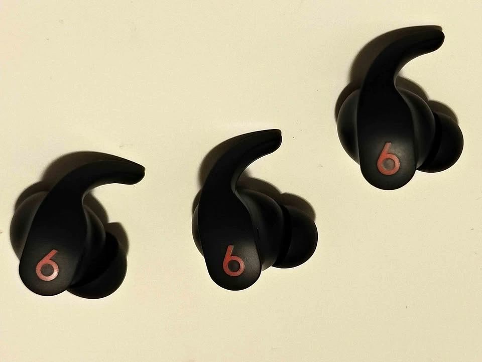 Beats Fit Pro Right Earbud Replacements - Black - (R)