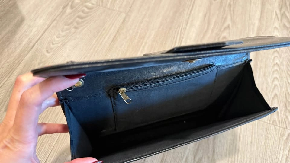 Black Leather Clutch Bag - photo 3