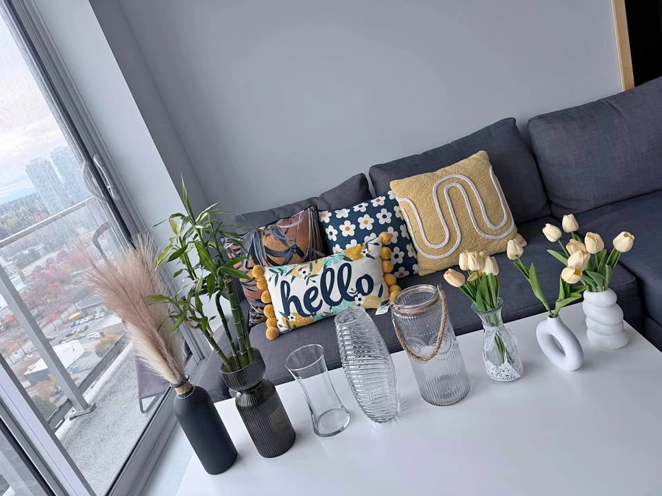 Decorative Vases : Set of 8