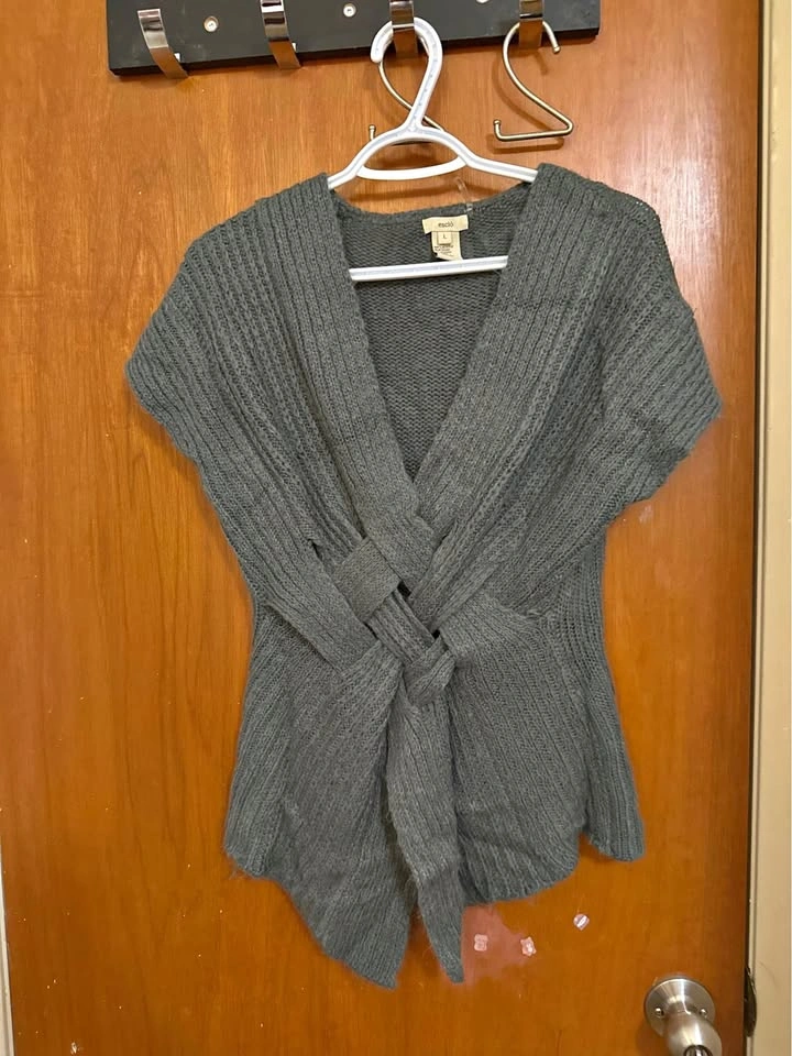Knitted blouse