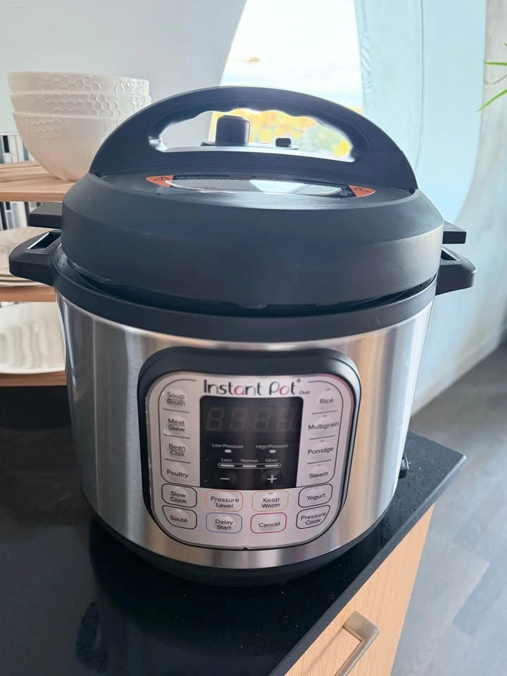 Instant Pot Duo 7-in-1 + Ceramic Non-Stick Pot (Brand New) - photo 4