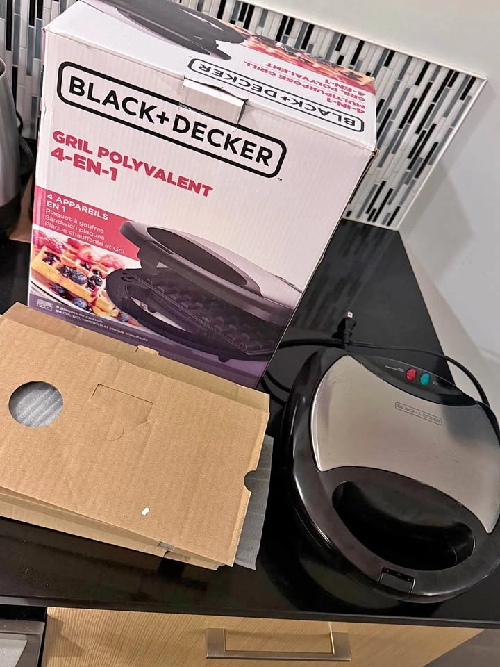 Black+Decker 4-in-1 Sandwich Maker – Like New