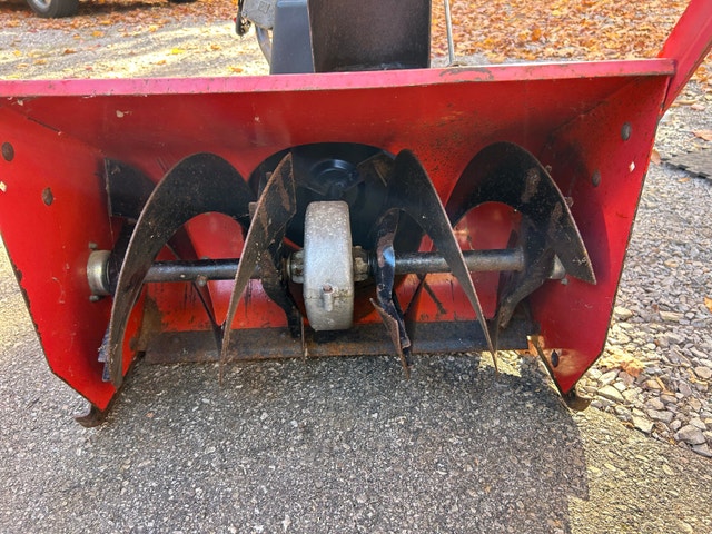 Mastercraft Snowblower - photo 2