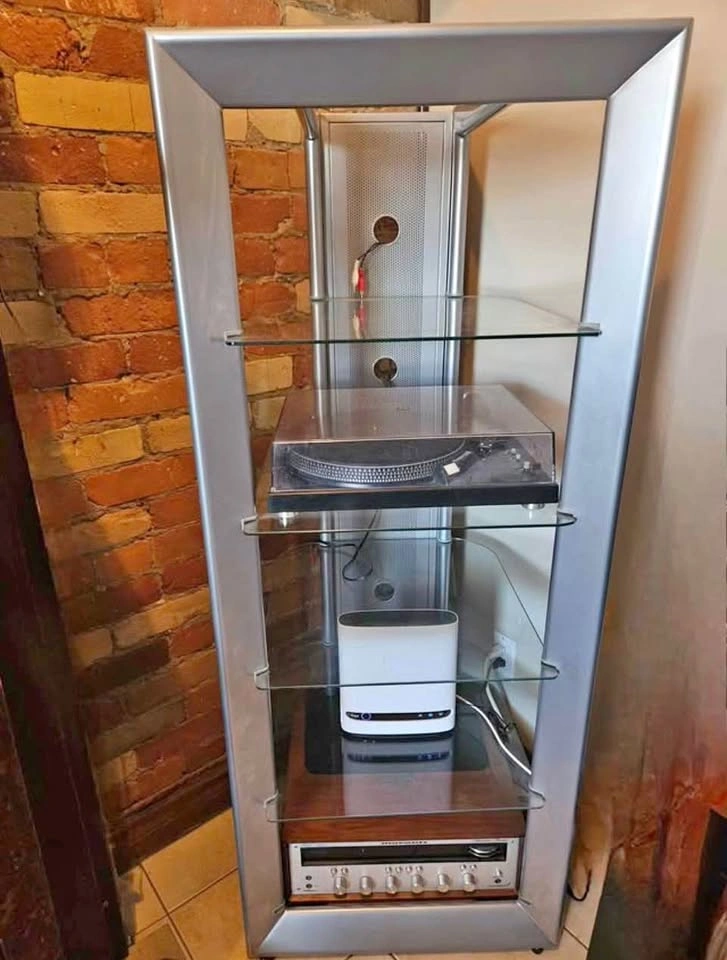 Media Unit steel & glass