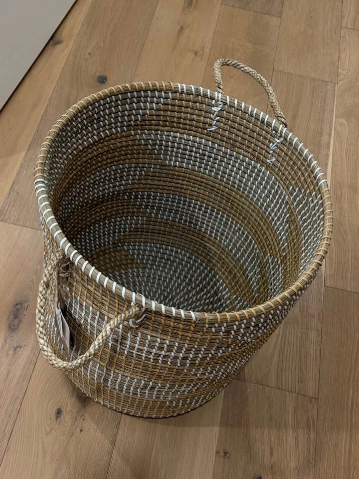 Set of 2 Large Woven Storage Baskets with Lids – HomeSense - photo 2