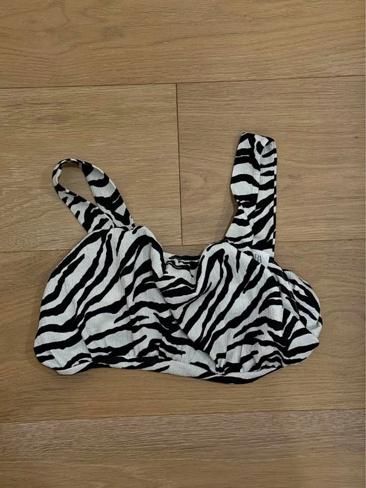 ZARA Girls Black & White Zebra Print Top – Size 10 (140 cm)