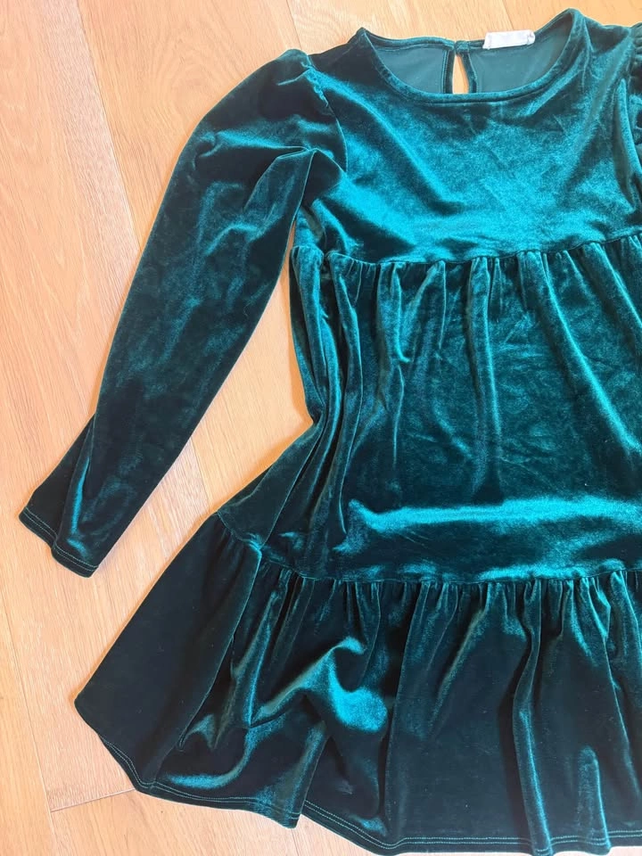 ZARA Girls Emerald Green Velvet Holiday Dress – Age 10 - photo 2