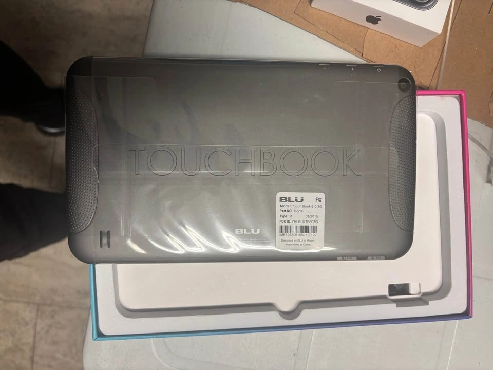 BLU Touchbook 8.0 3G Tablet - photo 3