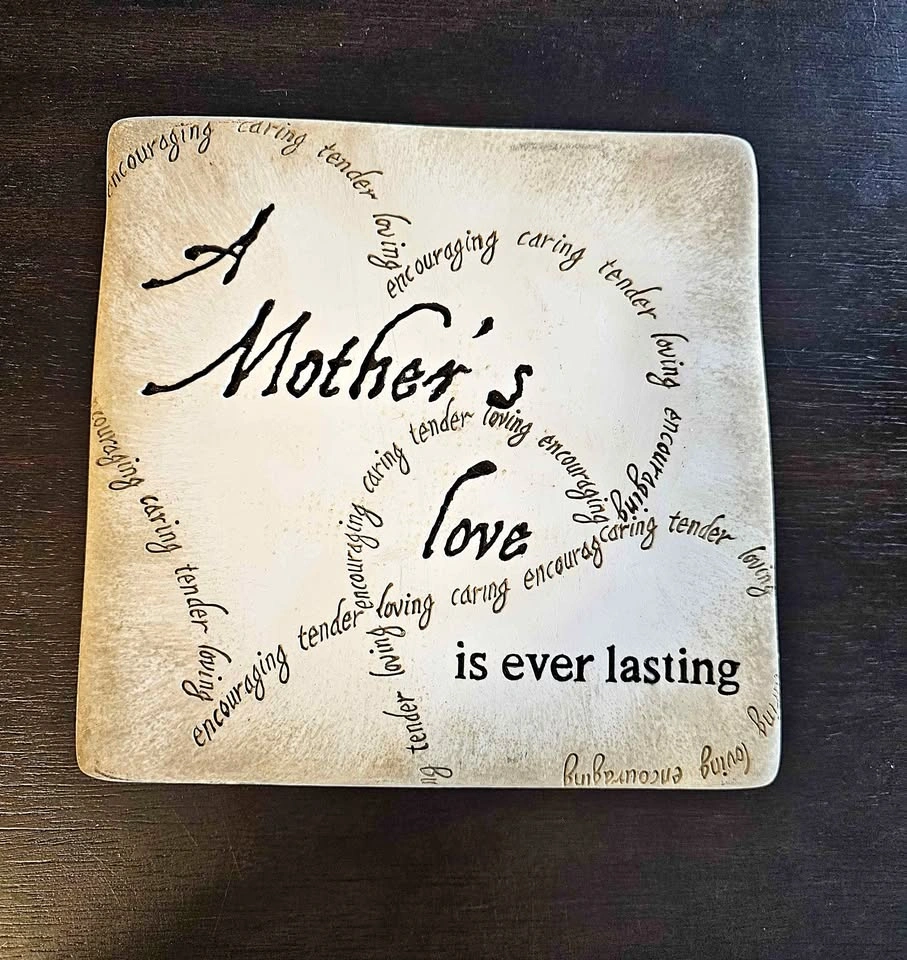 Ceramic 'Mother’s Love is Everlasting' Plaque