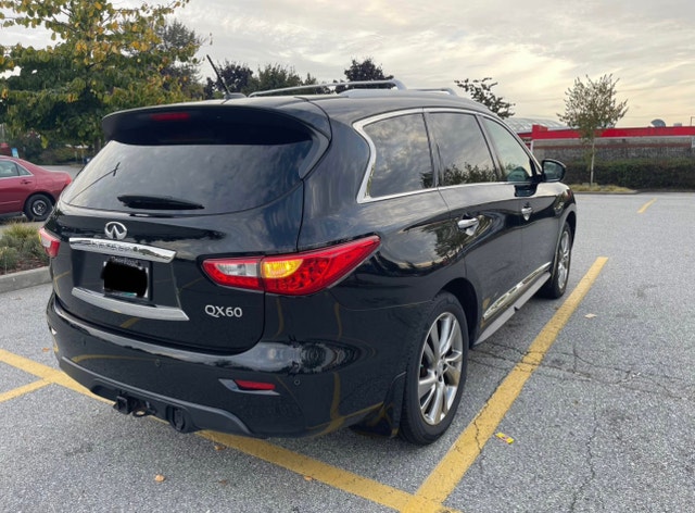 Infiniti QX60 AWD - 7 seater SUV - highest trim - extremely low - photo 3