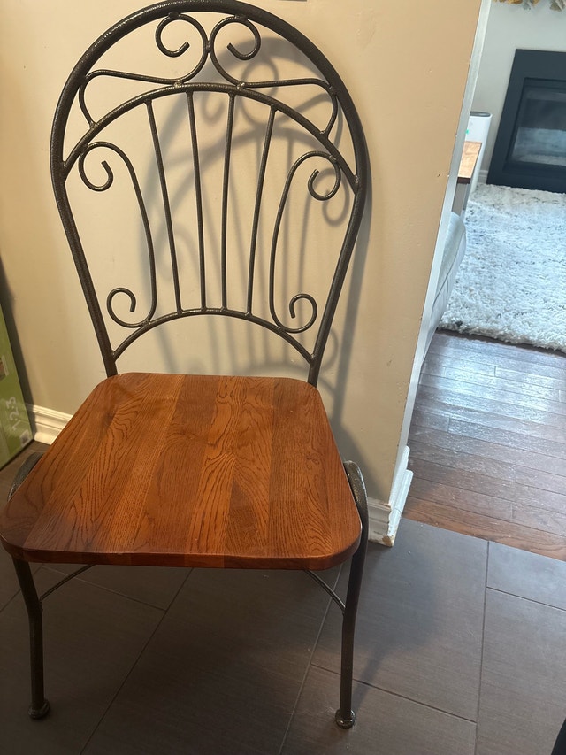 Extendable Wood Dining Table with 6 Chairs - photo 2