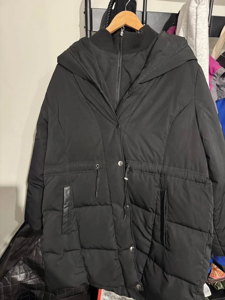 Black Hooded Puffer winter Coat - photo 2