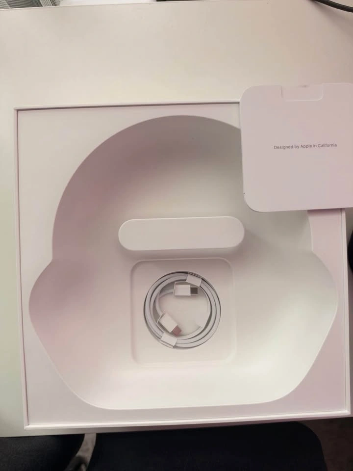 Apple AirPods Max (USB-C) Midnight - Brand New - photo 3