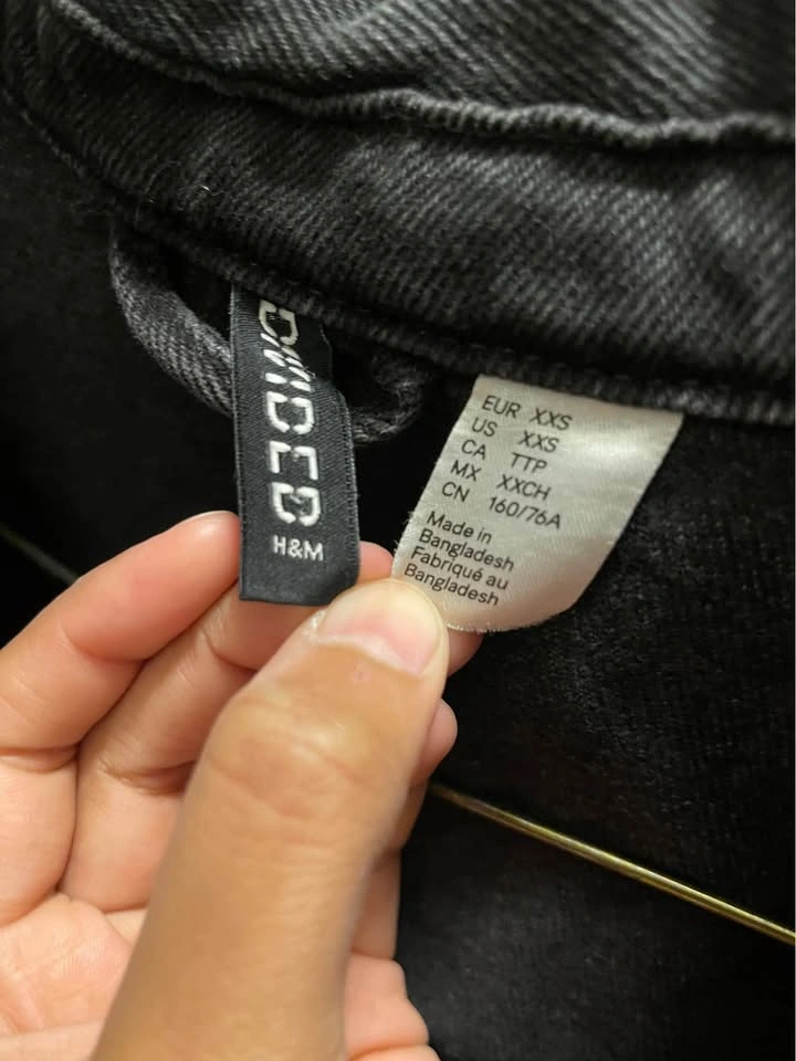 H&M Divided Black Cropped Denim Jacket - photo 2