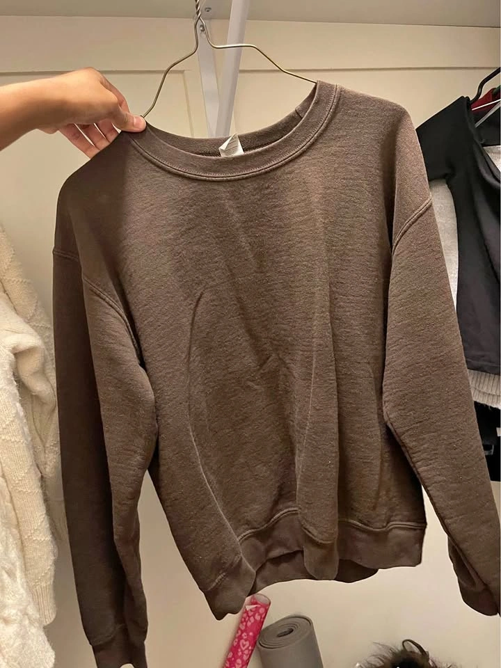 Gildan Heavy Blend Brown Crewneck Sweatshirt - Small