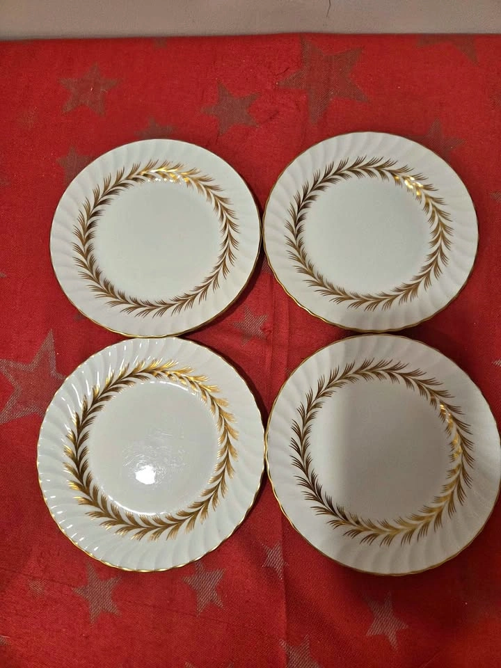 Set of 4 Aynsley Bone China England 8123 ARUNDEL Bread Plates