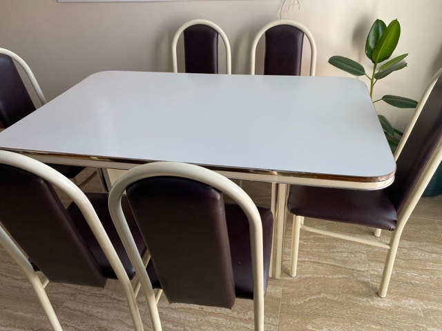 Retro Dining Table and Chairs Set