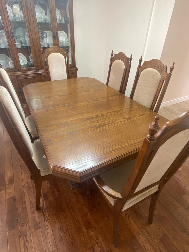 Oak Dining Table and 6/8 Chairs