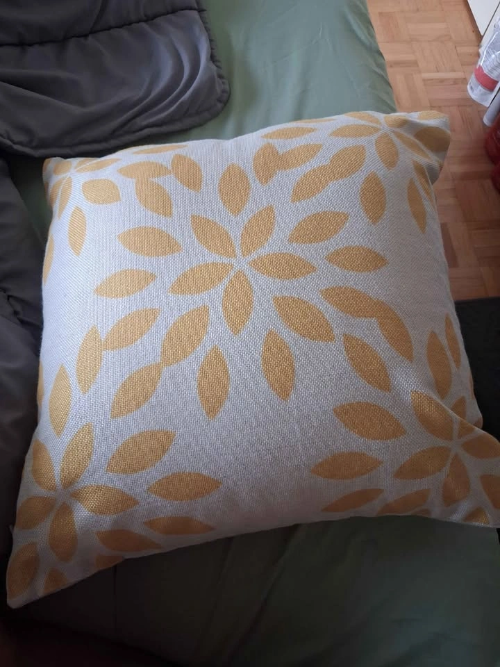 Set of 2 Yellow and White Linen Throw Pillow Covers - photo 2